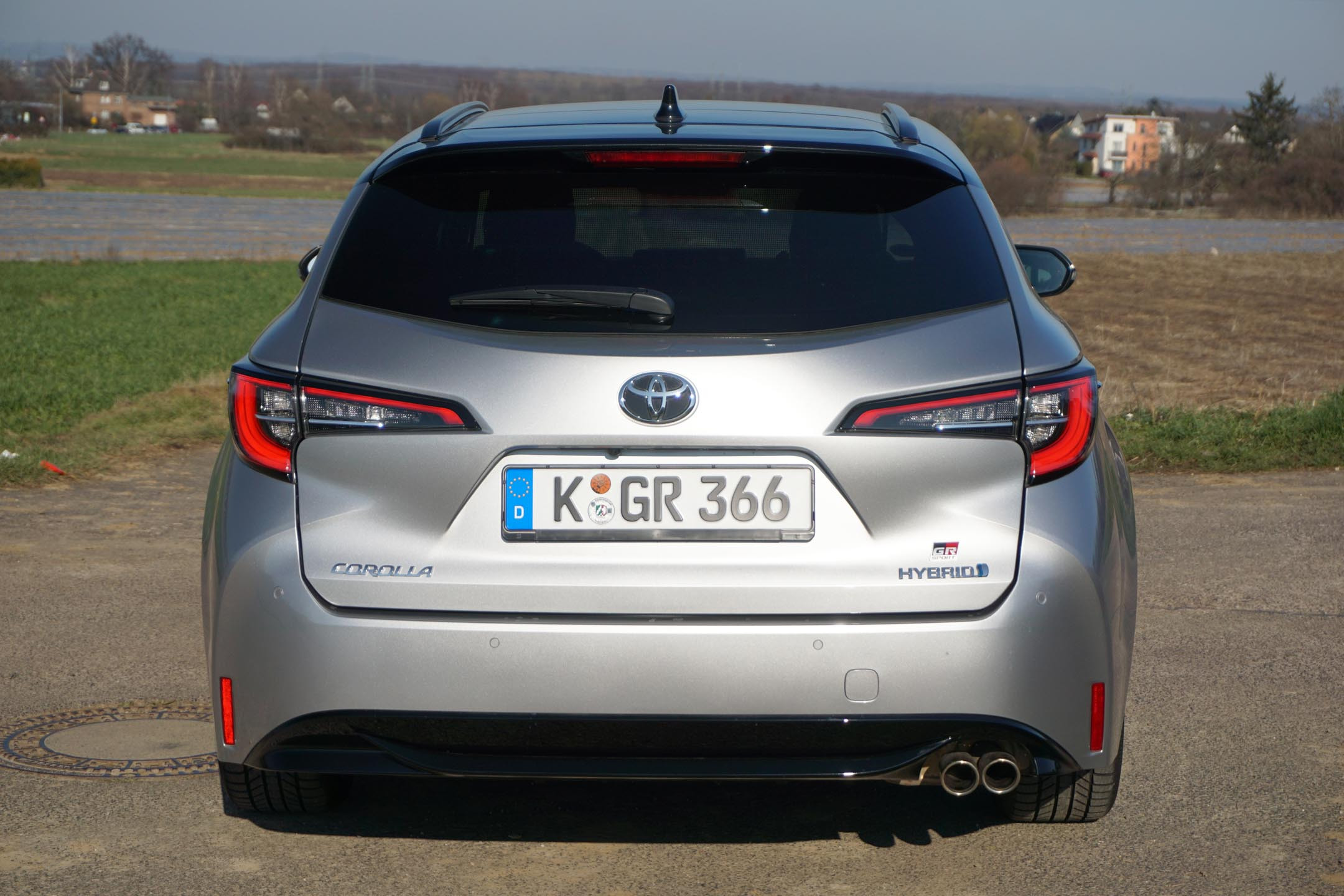 Toyota Corolla Touring Sports front seats and interior space