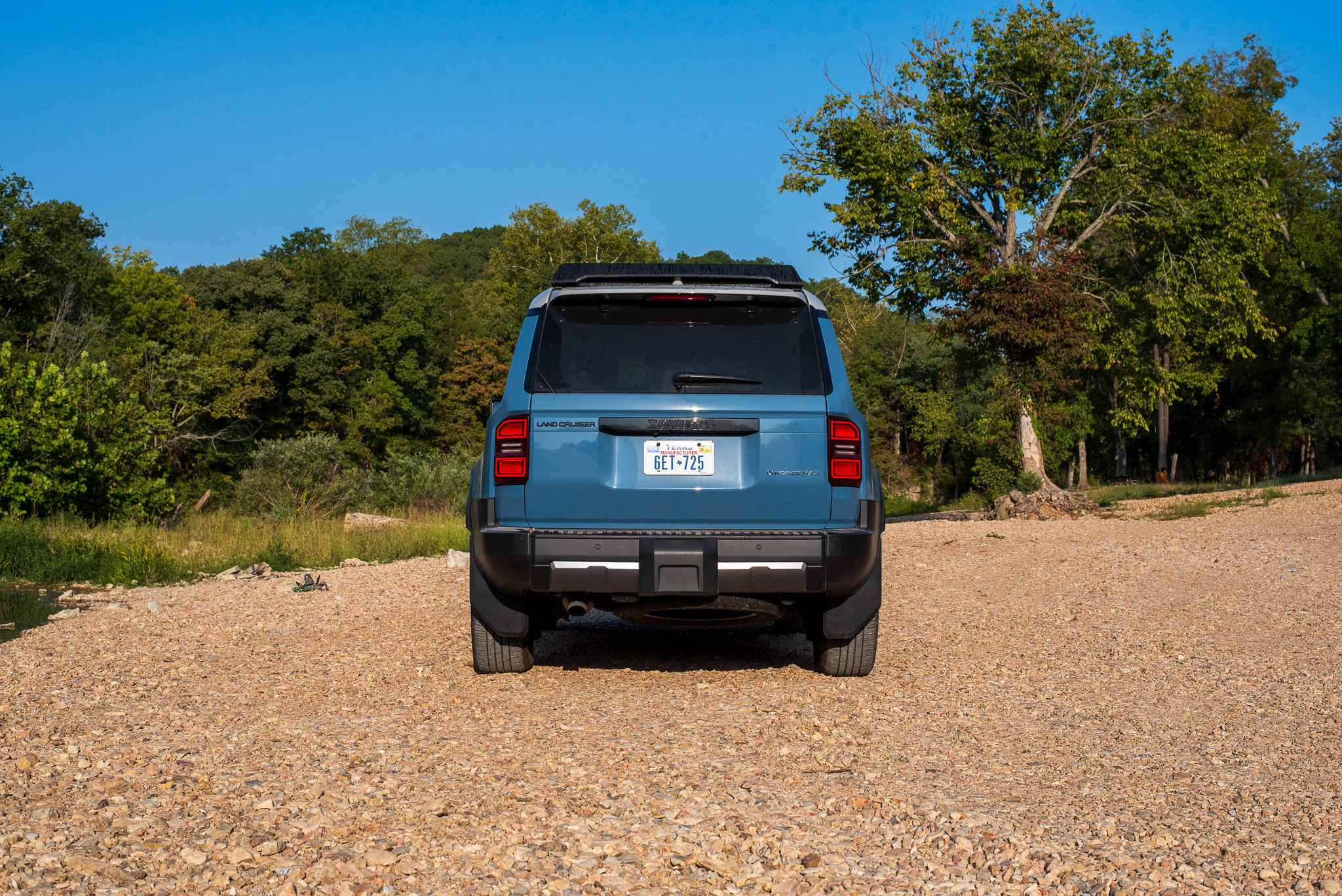 Toyota Land Cruiser 2024: A Retro Throwback or a Modern Off-Road SUV?