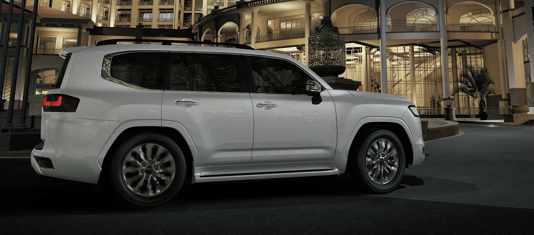 Toyota Land Cruiser 300 Exterior Gallery Image 4