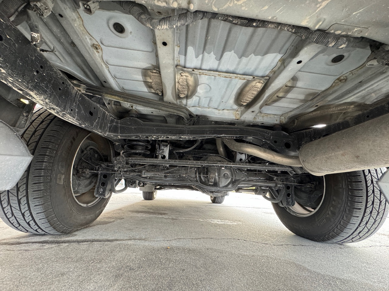 Image showcasing the undercarriage of the 1998 Toyota Land Cruiser.