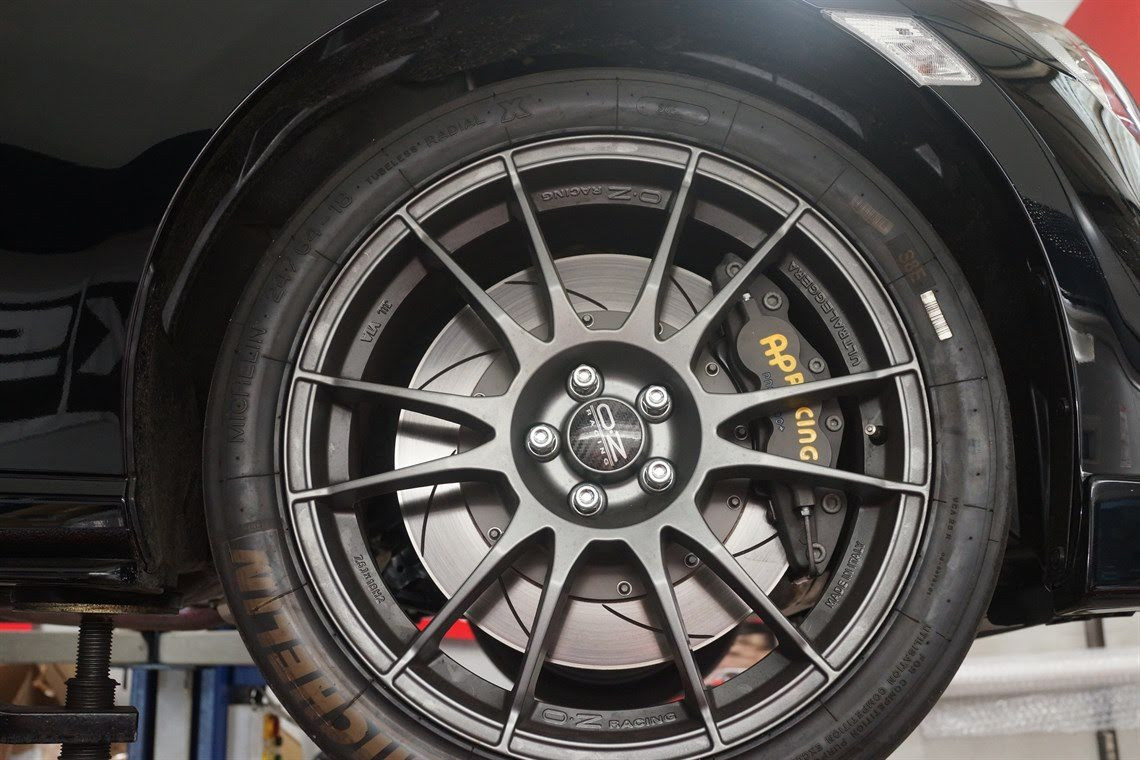 AP Racing Big Brake Kit on Toyota GT86