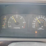 1995 Toyota Land Cruiser dashboard showing oil light and oil pressure gauge