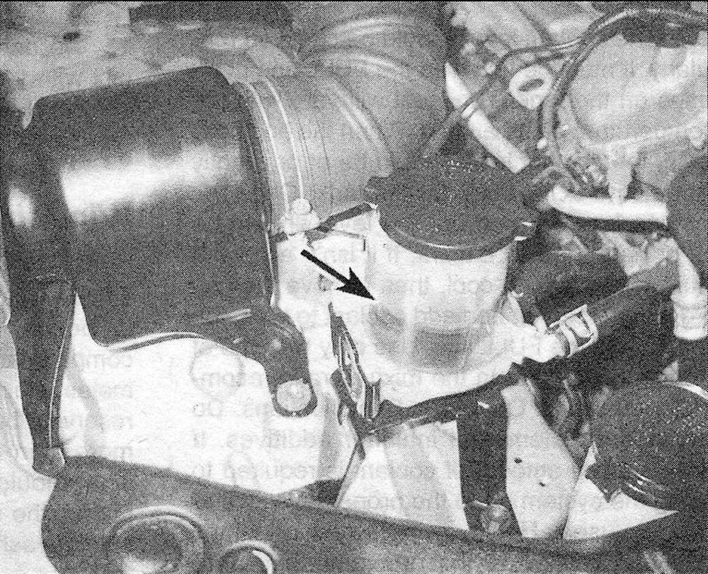 Toyota Tacoma Tune-up and routine maintenance The fluid level inside the power steering fluid reservoir can be checked by observing the level from the outside (V6 models)