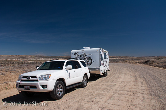 Toyota 4Runner towing a boat to the lake
