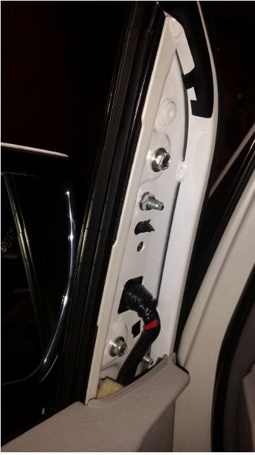 Toyota Sienna Driver Side Exterior Mirror Attachment Point and Wires