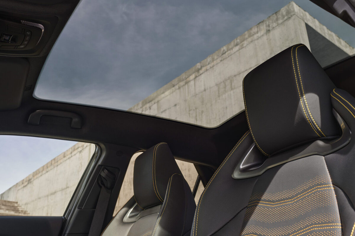Toyota C-HR Interior Roof