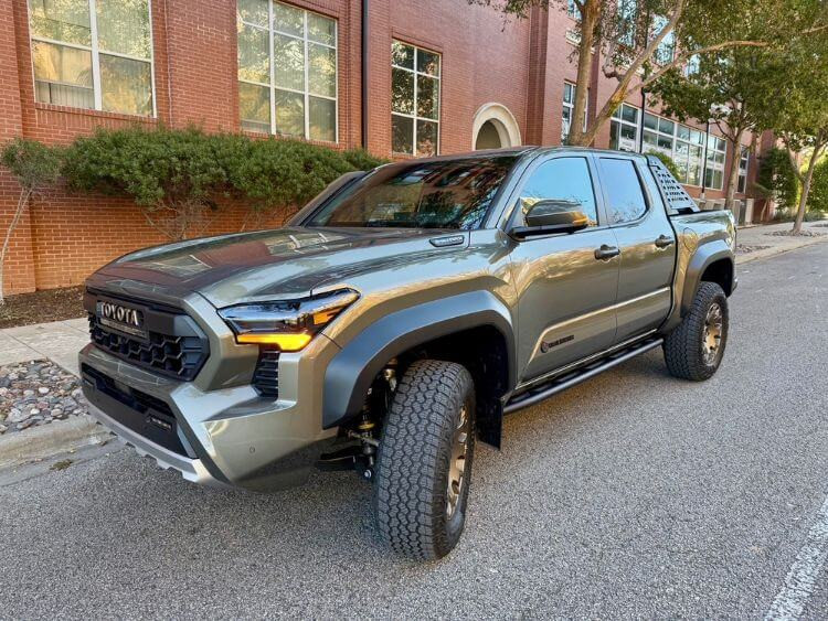 2024-toyota-tacoma-trailhunter-exterioer-1-carpro