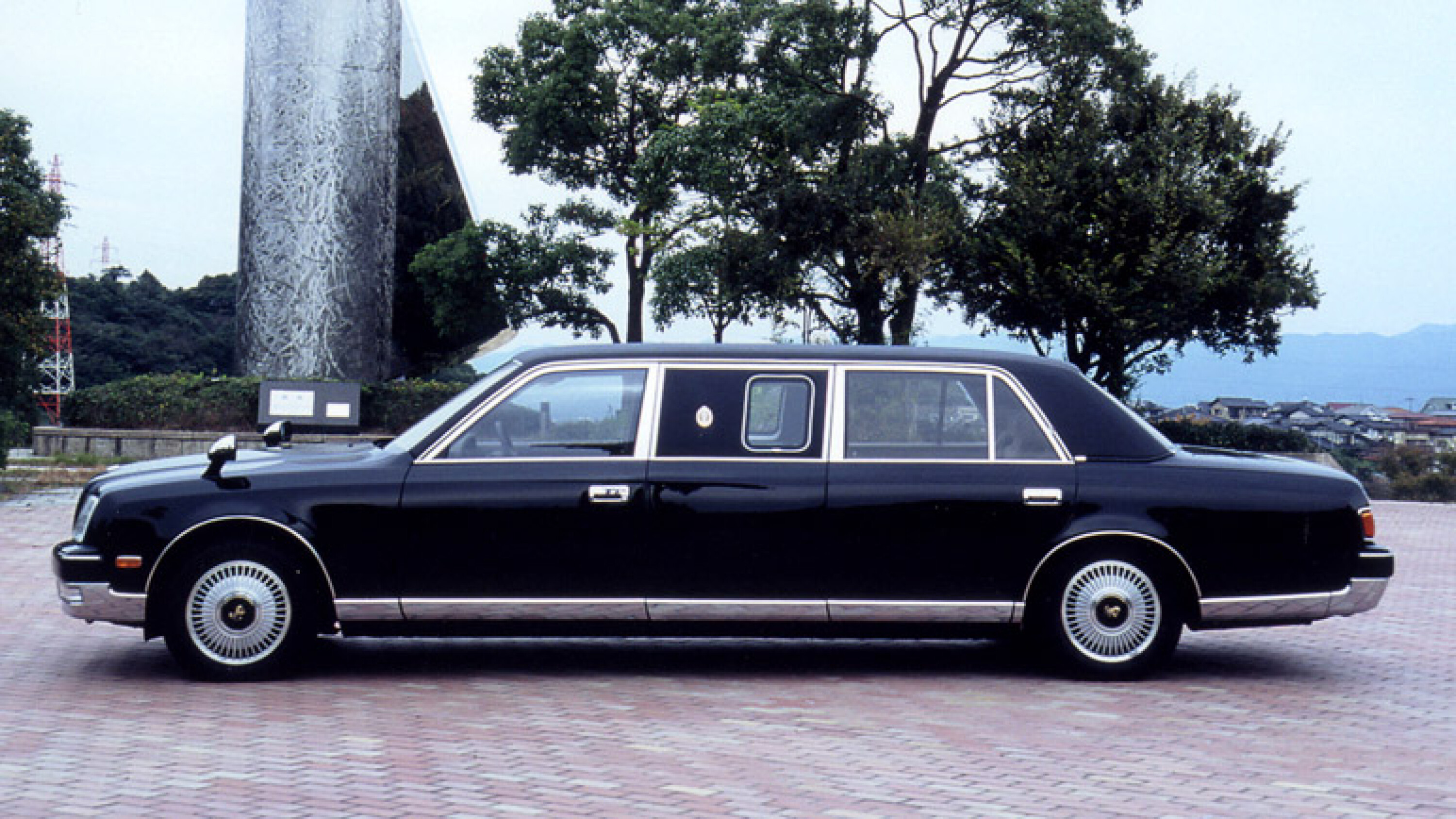 Toyota Century Engine Bay