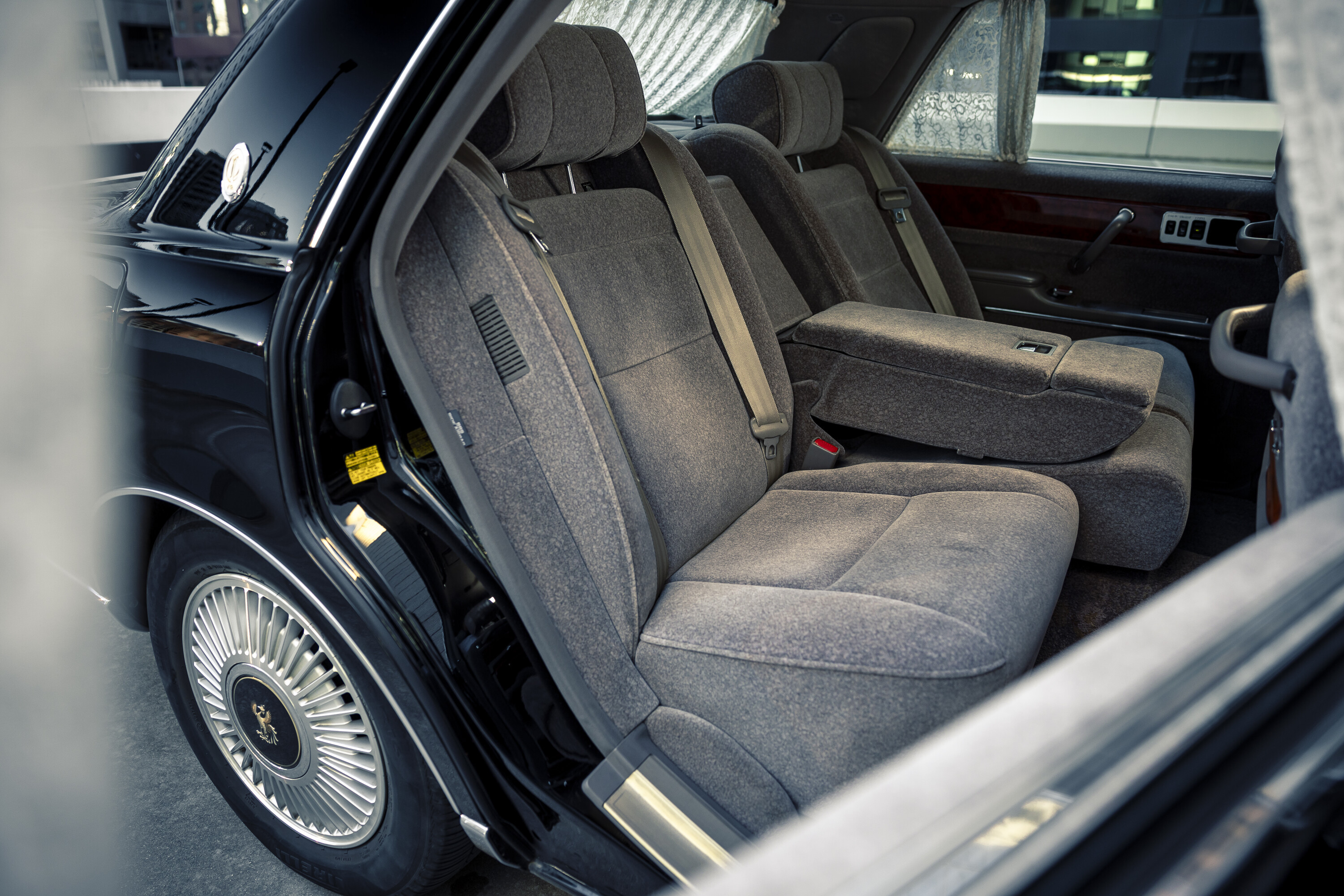 Toyota Century Exterior