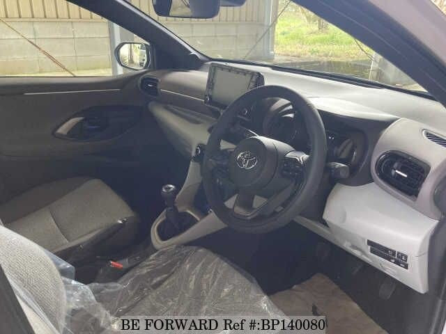 Toyota Yaris 2023 Driving sheet emphasizing its modern and functional interior