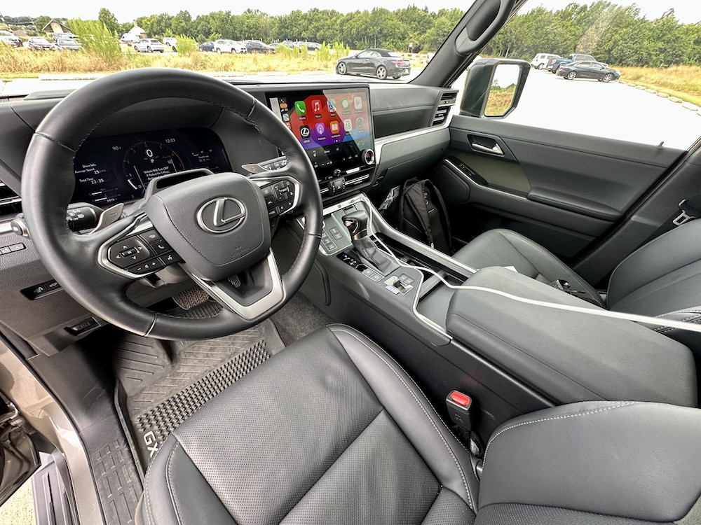GX 550 Overtrail interior