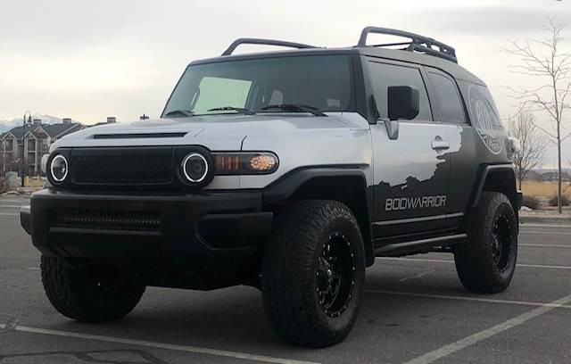 Toyota FJ Cruiser front view