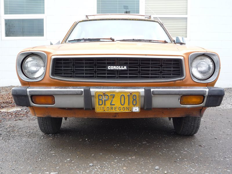 Toyota Corolla third-generation classic car in a parking lot